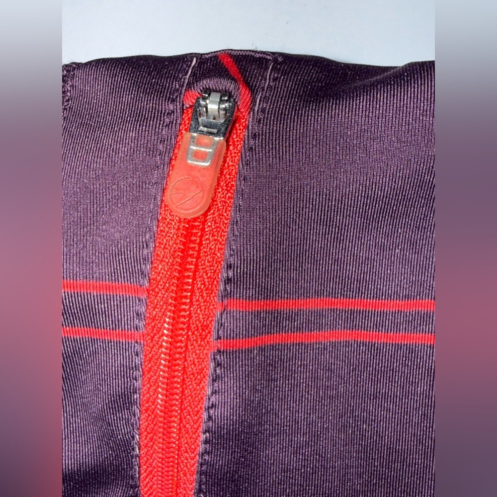 Oiselle Crop Leggings Size 4 Burgundy Red Print 15” Inseam - Picture 9 of 9